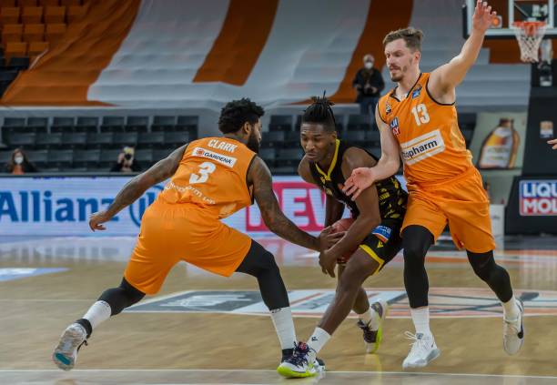 提高国足的 提高国足的